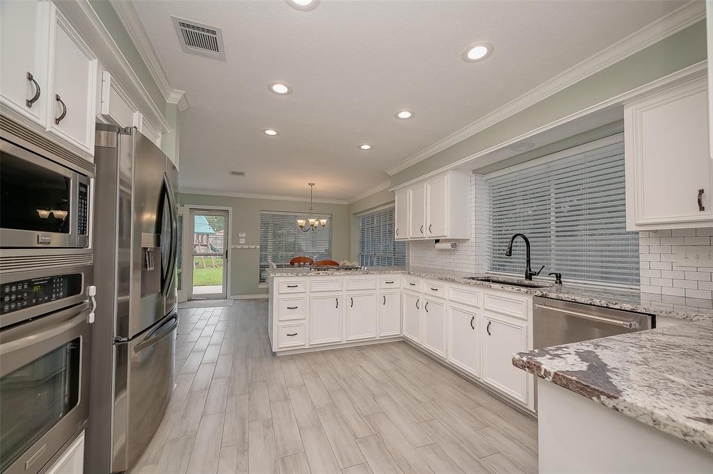 15218 Greenleaf Lane
