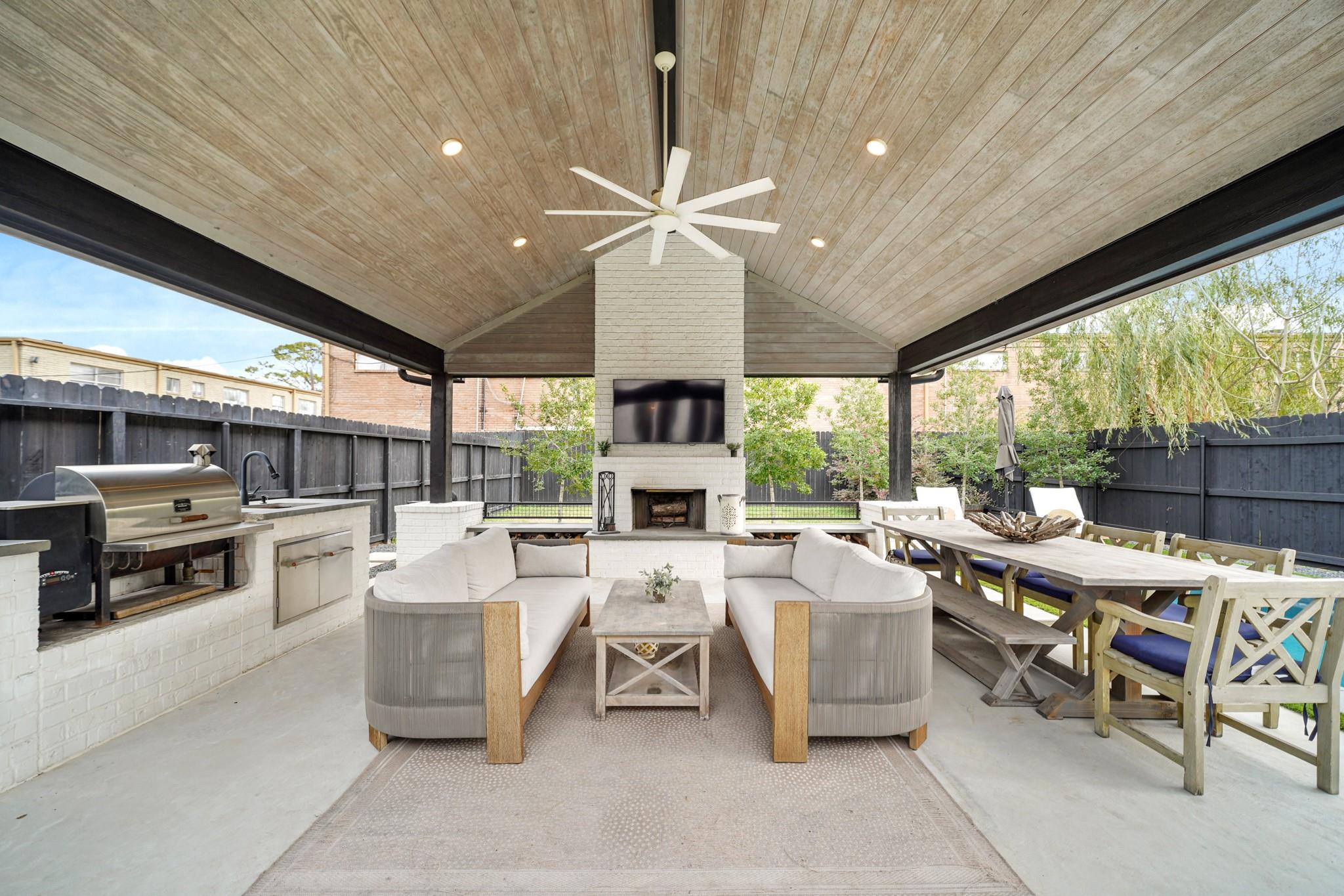 2812 Old Pecan Grove Lane