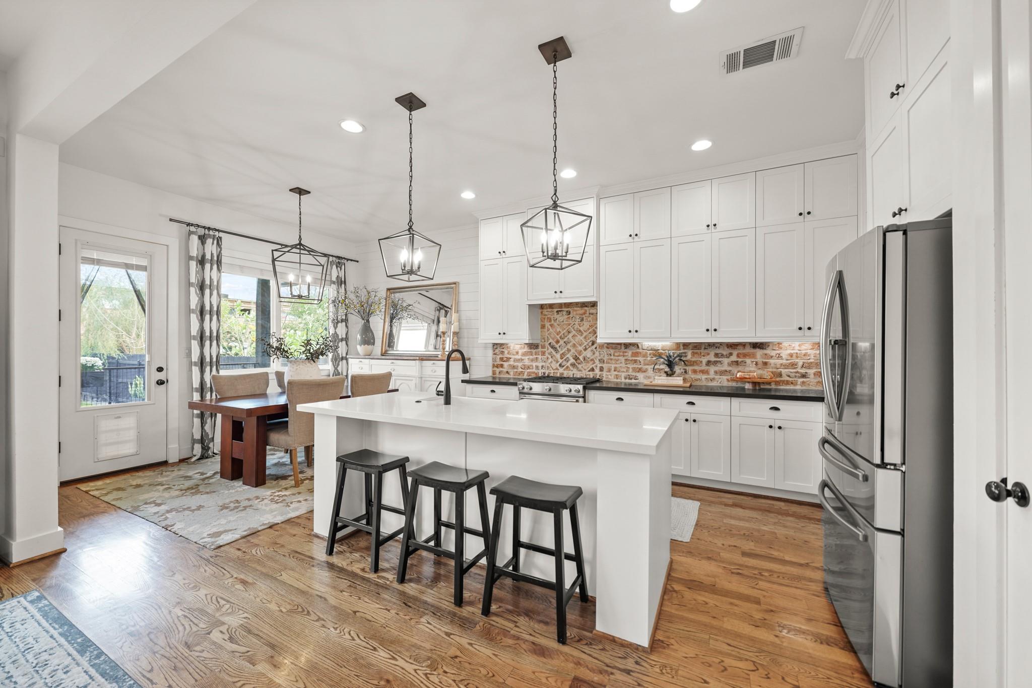 2812 Old Pecan Grove Lane