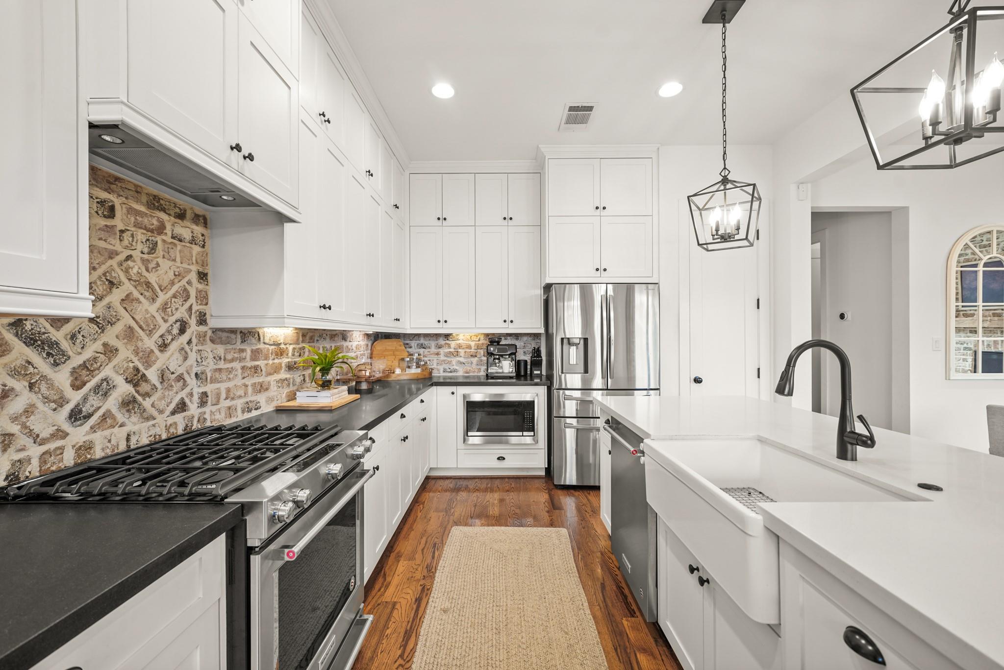 2812 Old Pecan Grove Lane