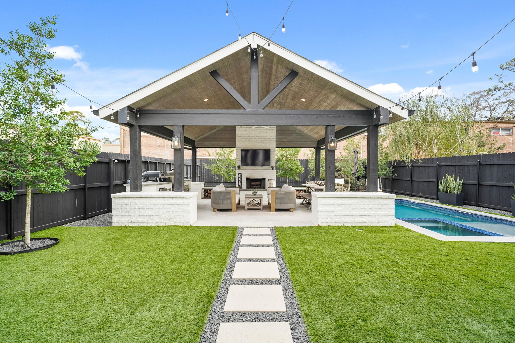 2812 Old Pecan Grove Lane