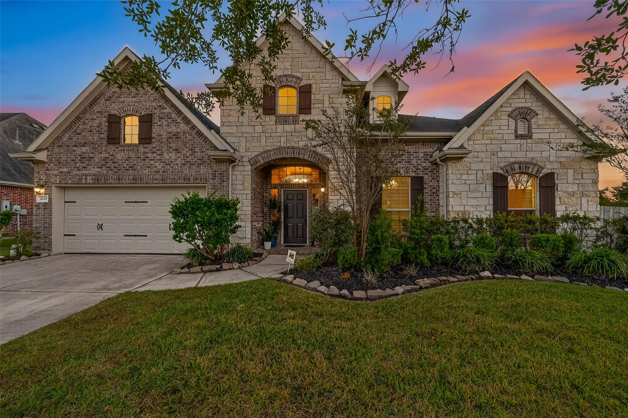 4219 Sycamore Point