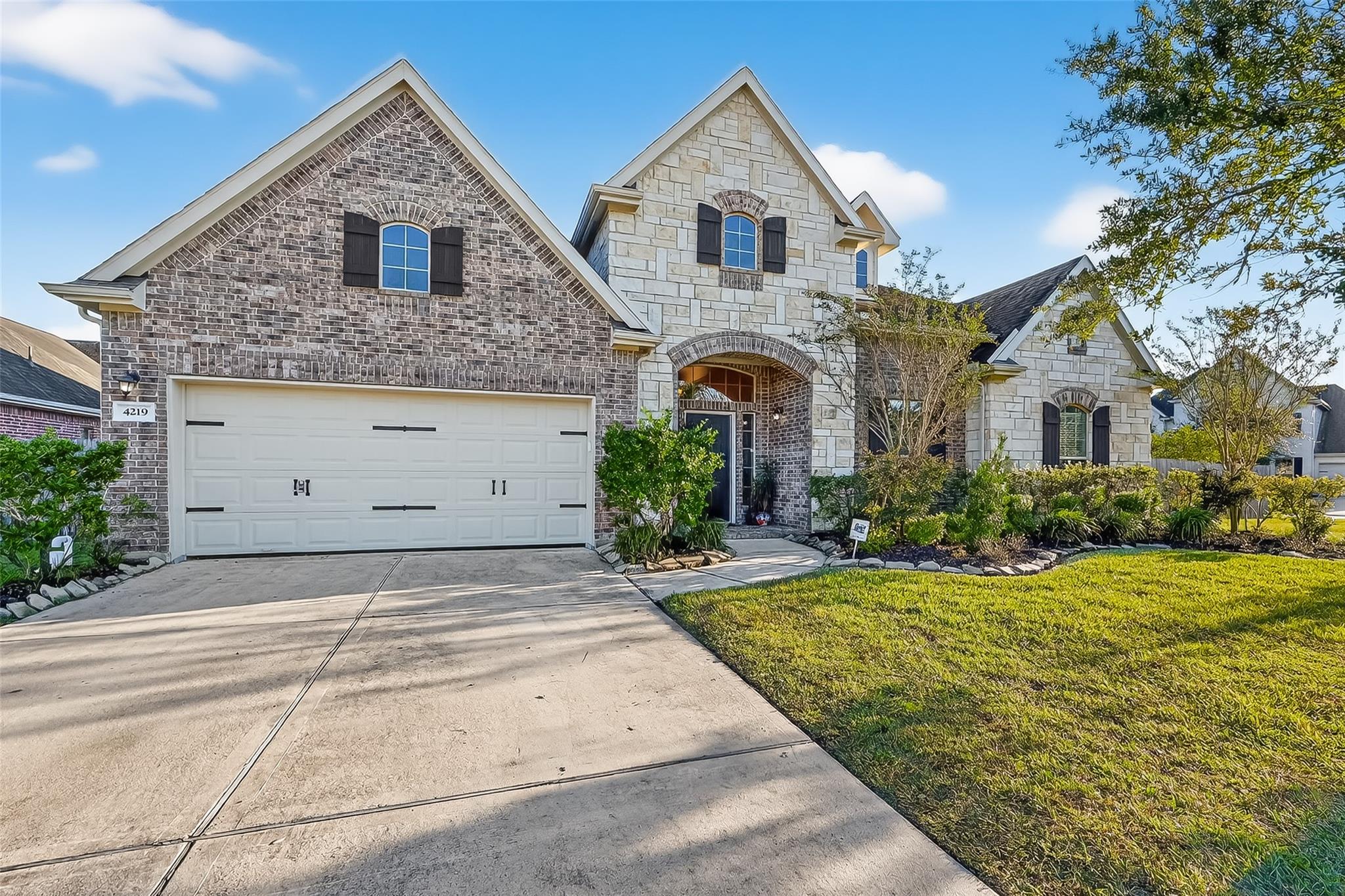 4219 Sycamore Point