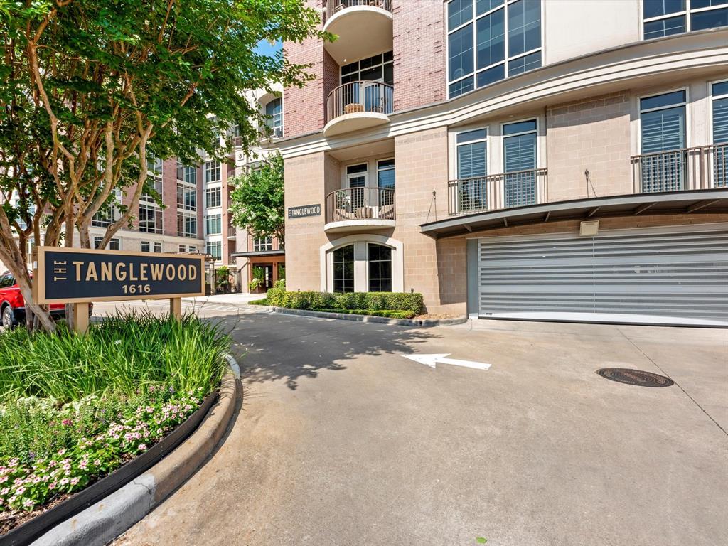 1616 Fountain View # 409