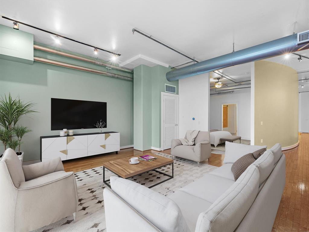 1616 Fountain View # 409