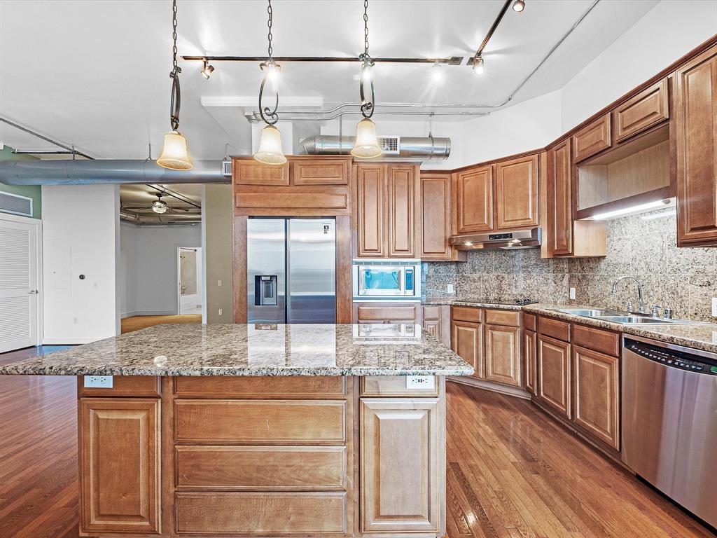 1616 Fountain View # 409