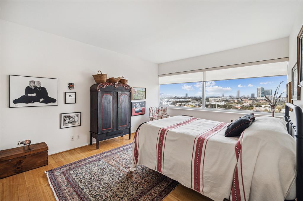 5000 Montrose Boulevard # 13G