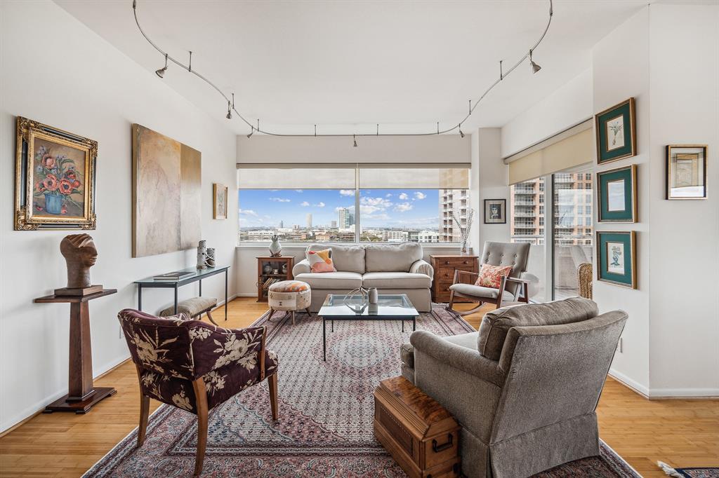 5000 Montrose Boulevard # 13G
