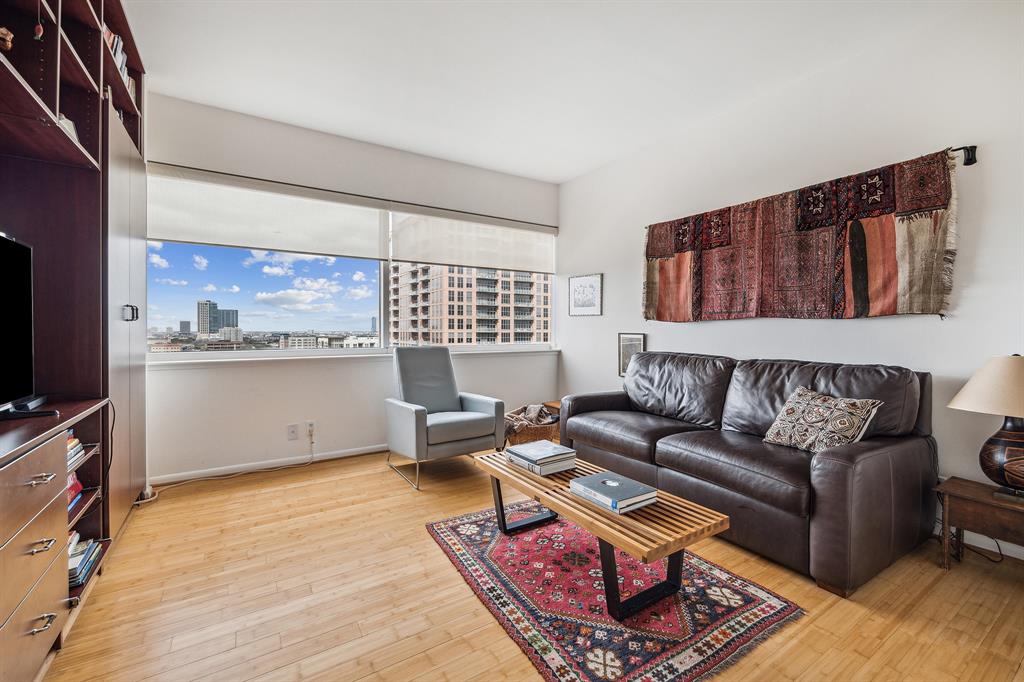 5000 Montrose Boulevard # 13G