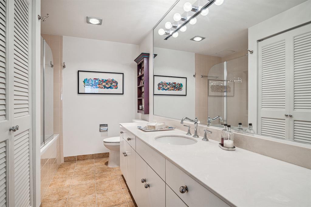 5000 Montrose Boulevard # 13G