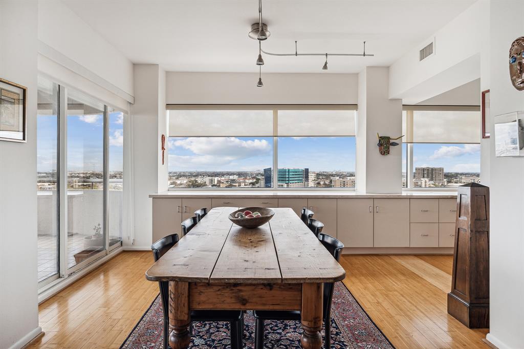 5000 Montrose Boulevard # 13G