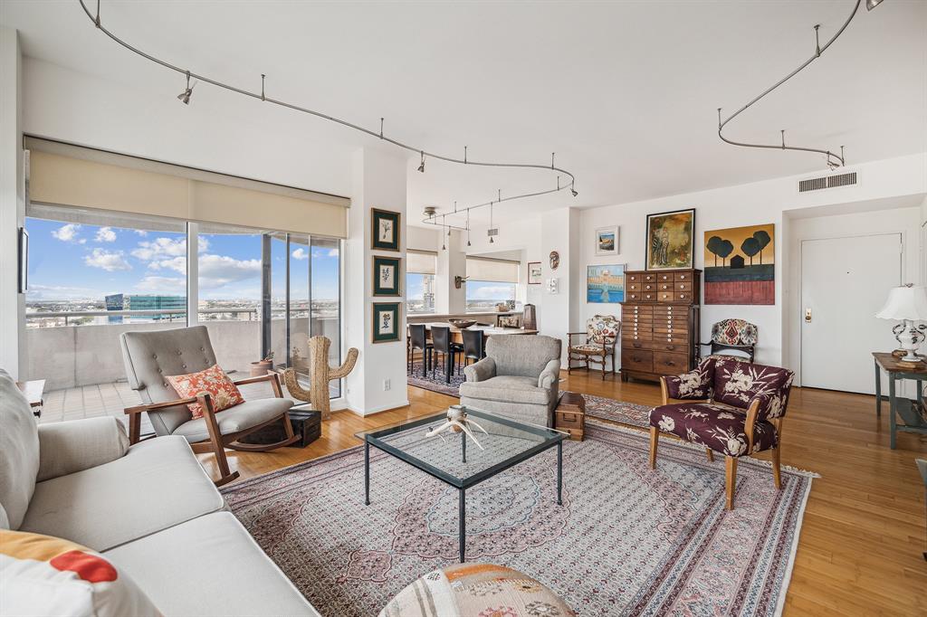 5000 Montrose Boulevard # 13G