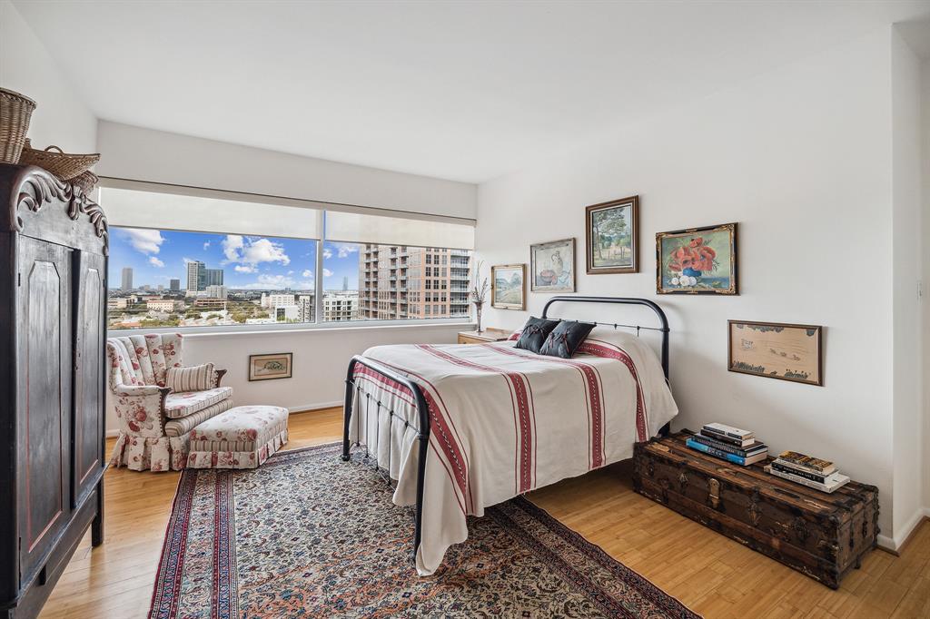 5000 Montrose Boulevard # 13G