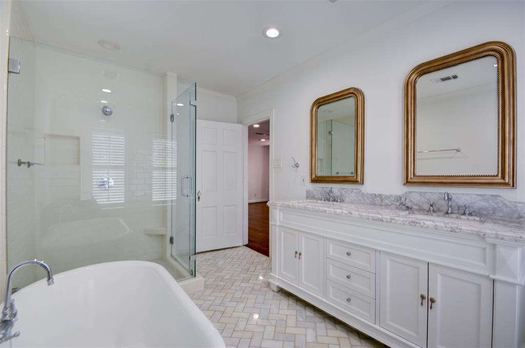 3245 Locke Lane