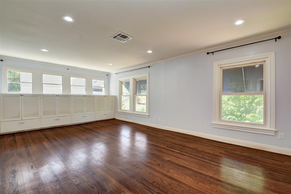 3245 Locke Lane