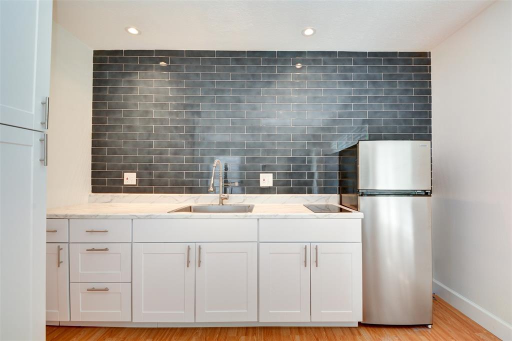 3245 Locke Lane