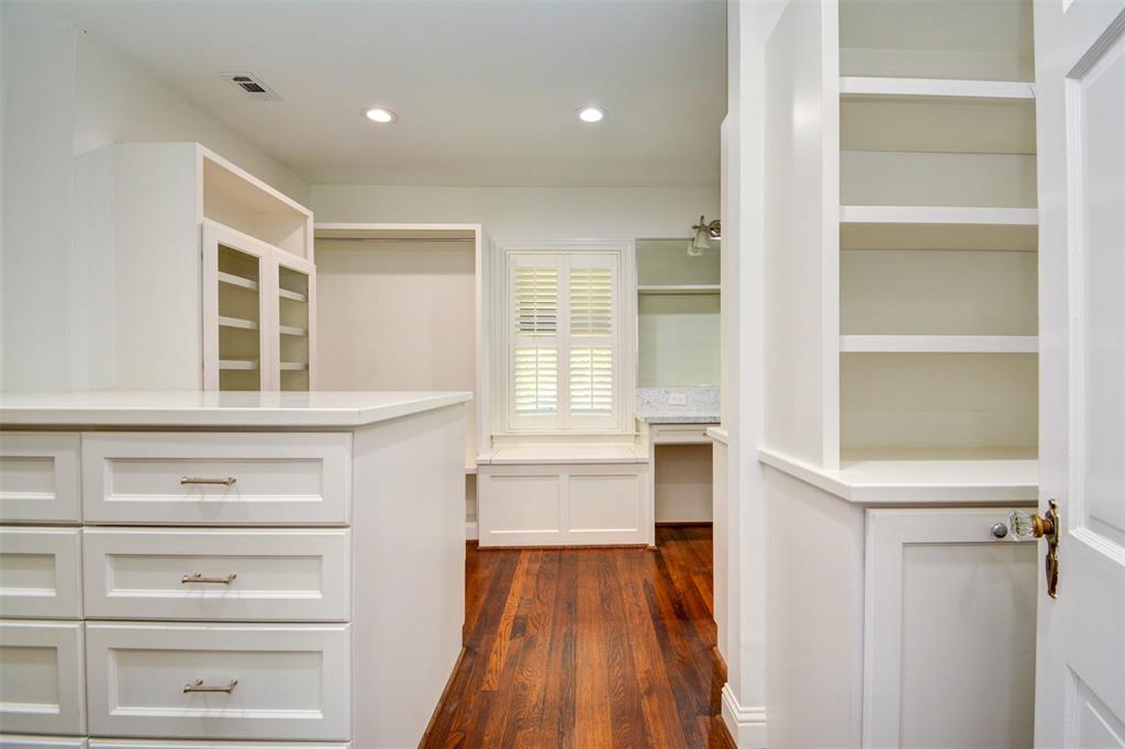 3245 Locke Lane