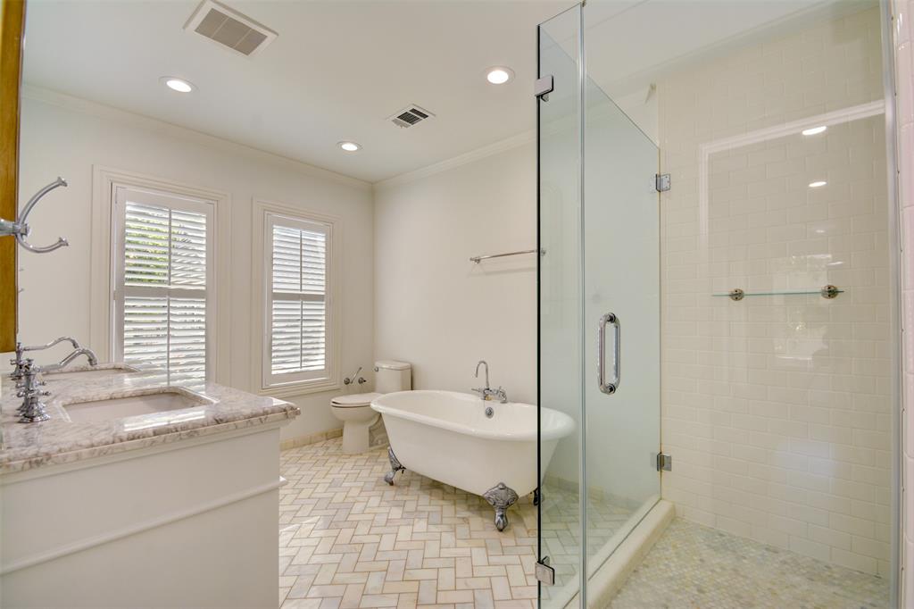 3245 Locke Lane