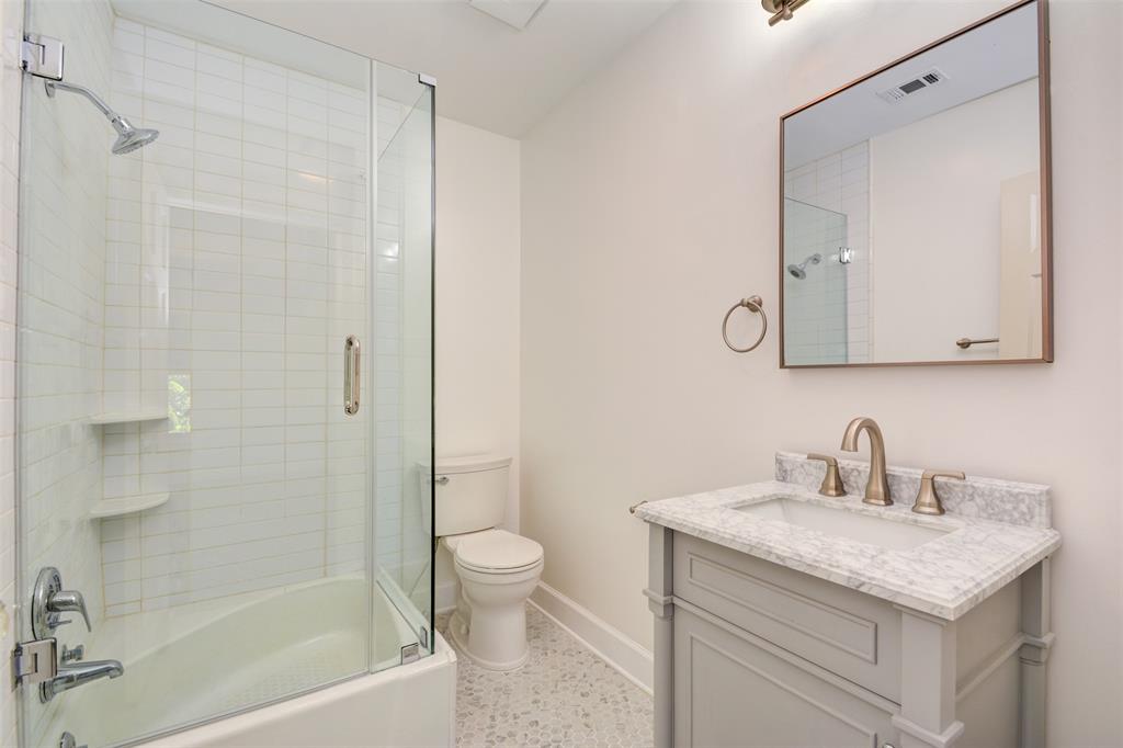 3245 Locke Lane