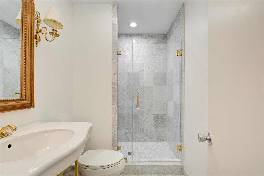 3245 Locke Lane