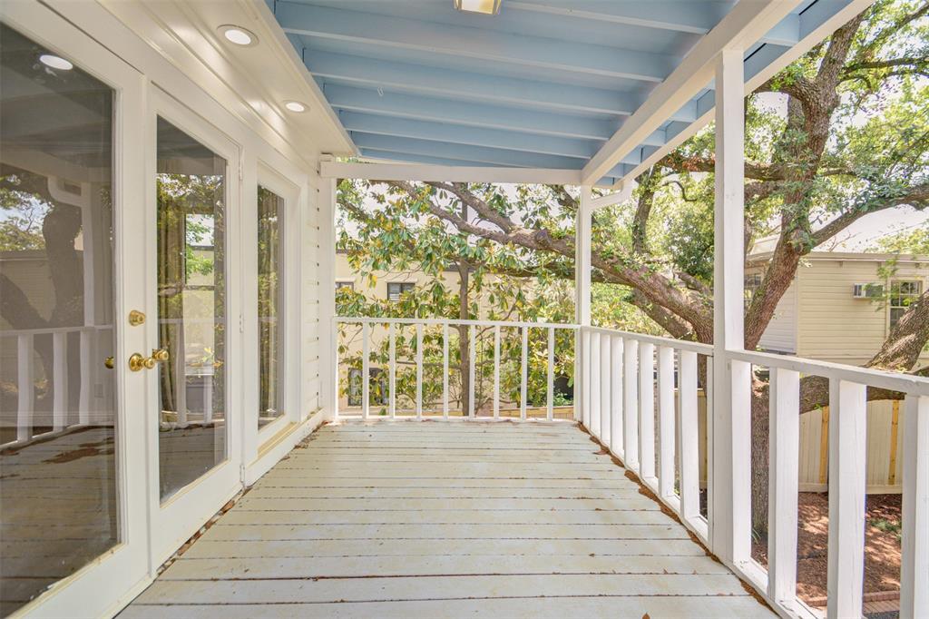 3245 Locke Lane