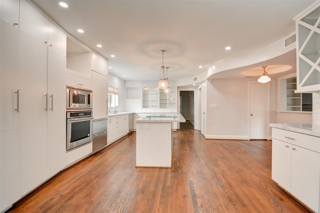 3245 Locke Lane