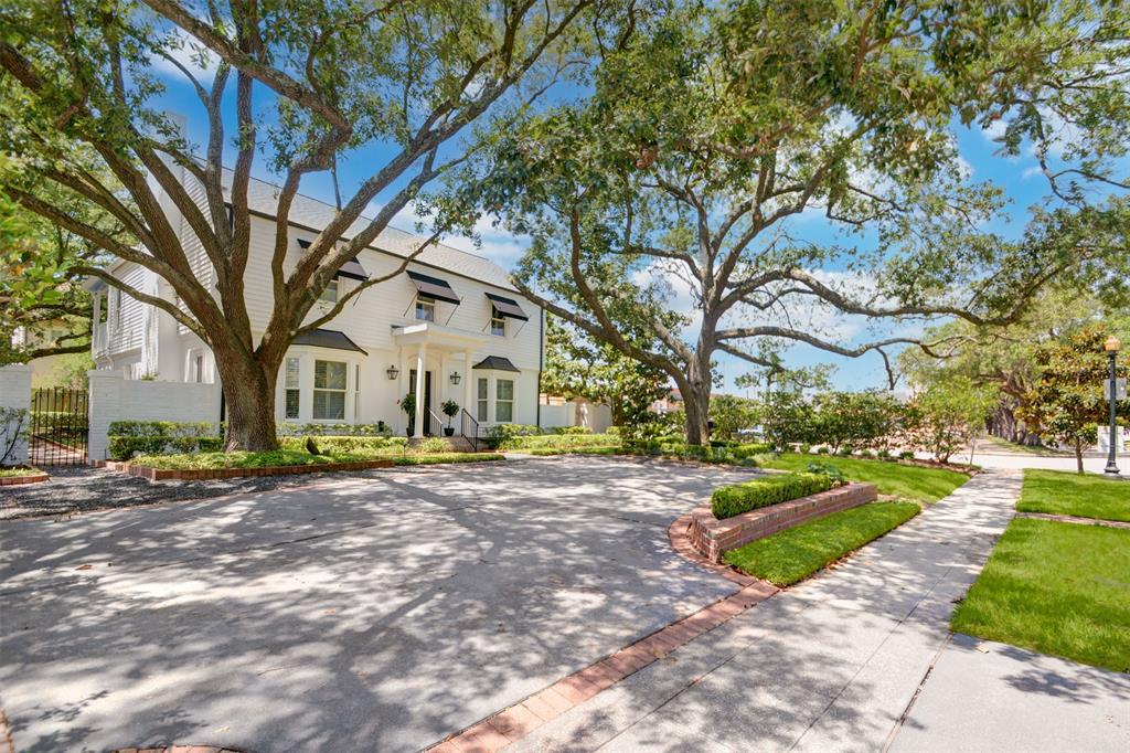 3245 Locke Lane
