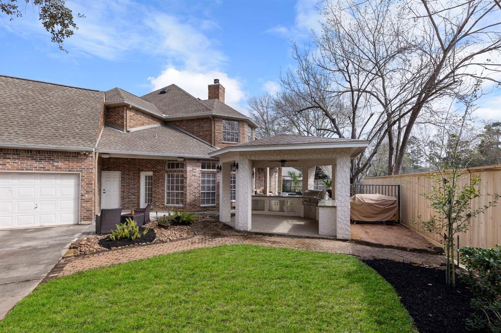 44 Champions Bend Circle