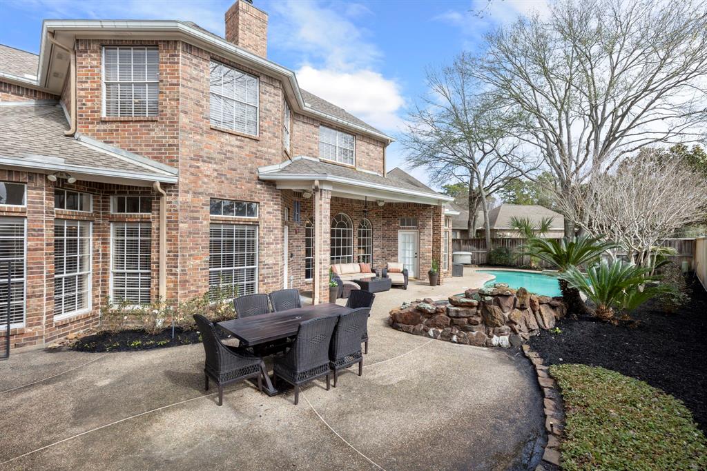 44 Champions Bend Circle