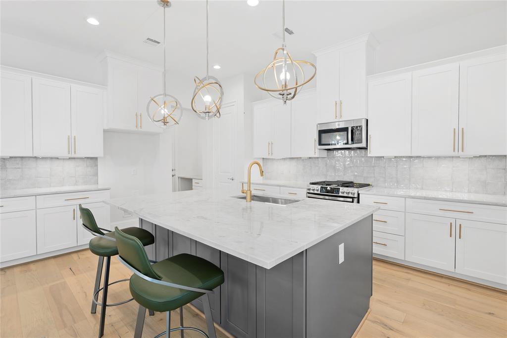 2215 W Fall Run Park Drive