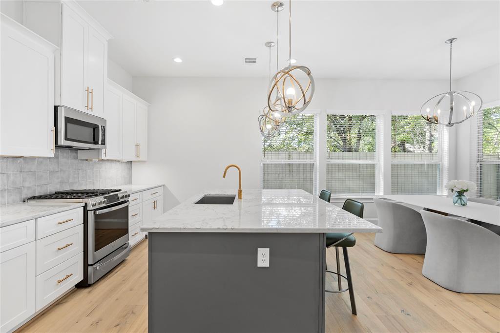 2215 W Fall Run Park Drive