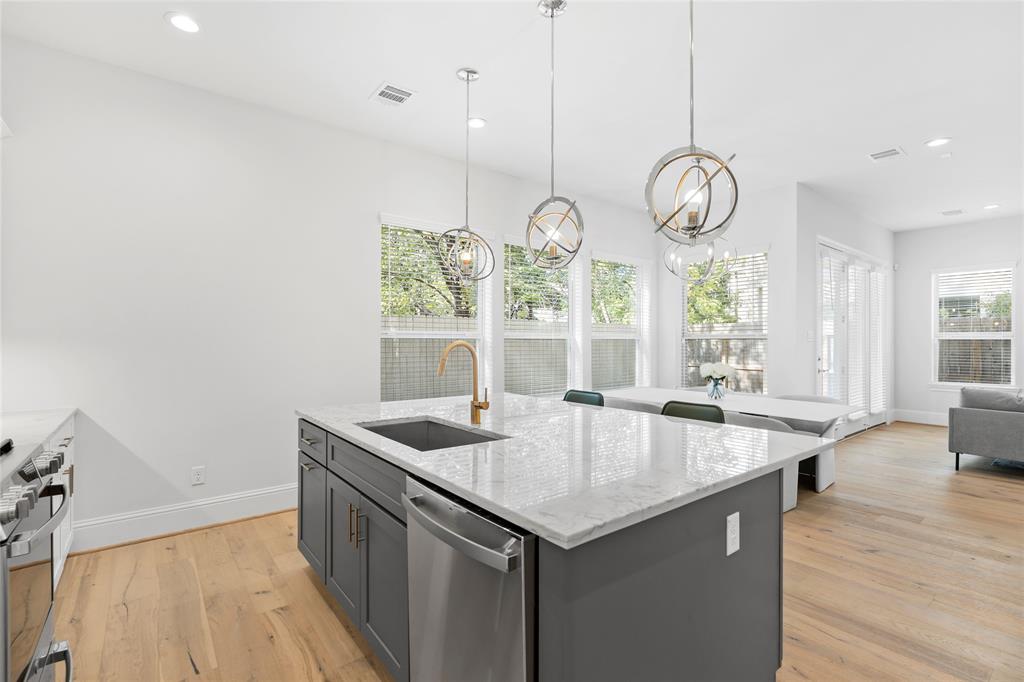 2215 W Fall Run Park Drive
