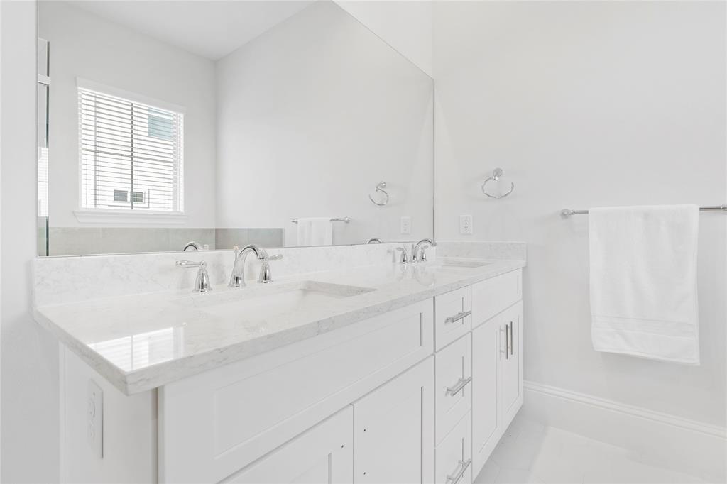 2215 W Fall Run Park Drive