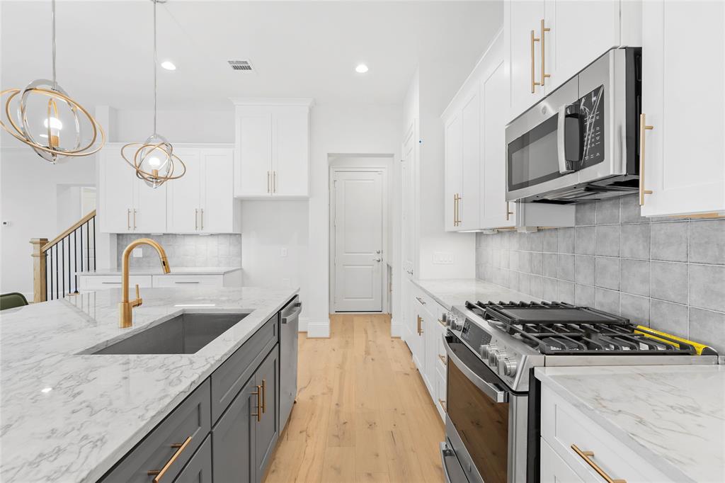 2215 W Fall Run Park Drive