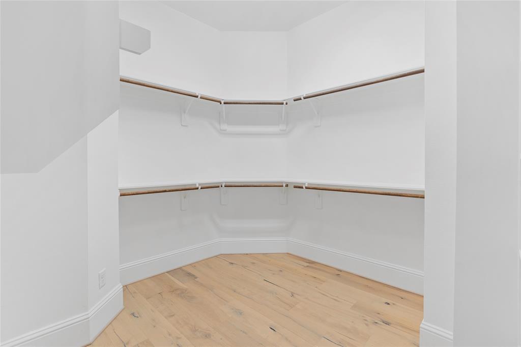 2215 W Fall Run Park Drive