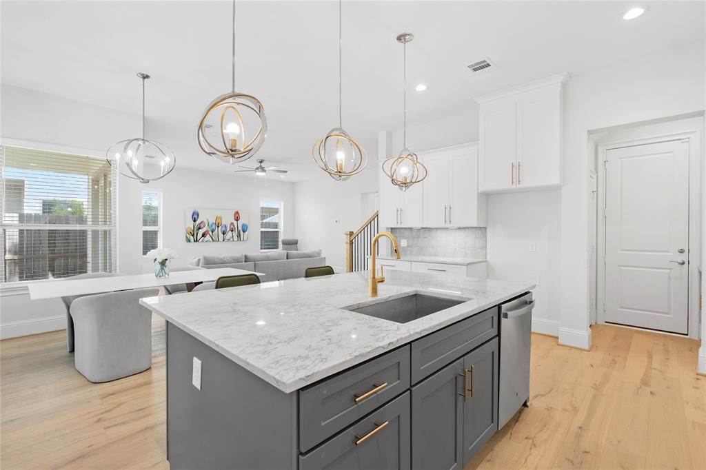 2215 W Fall Run Park Drive