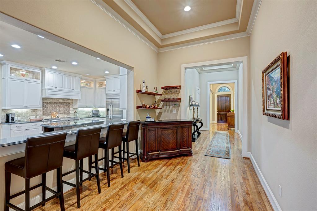 1729 Viking Drive