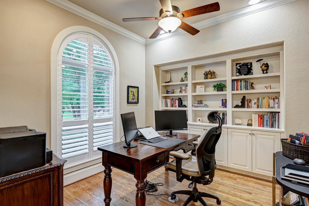 1729 Viking Drive