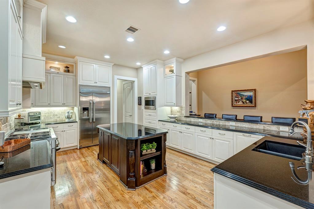1729 Viking Drive