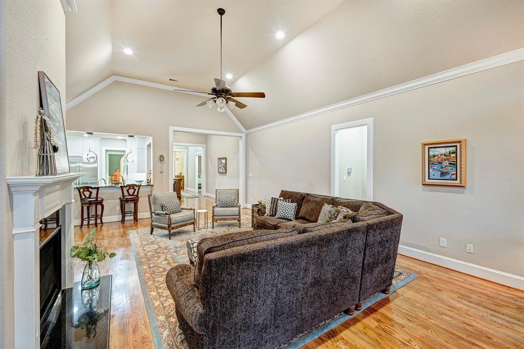 1729 Viking Drive