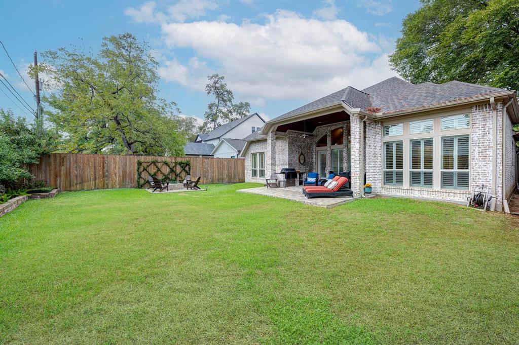 1729 Viking Drive