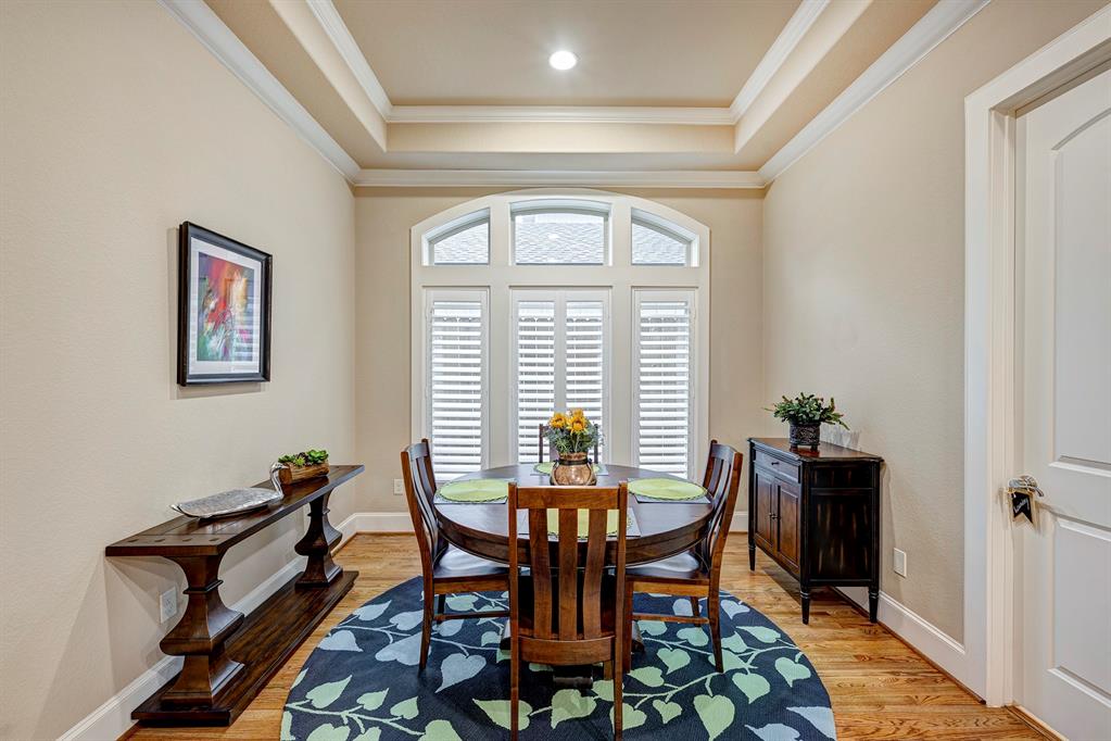 1729 Viking Drive