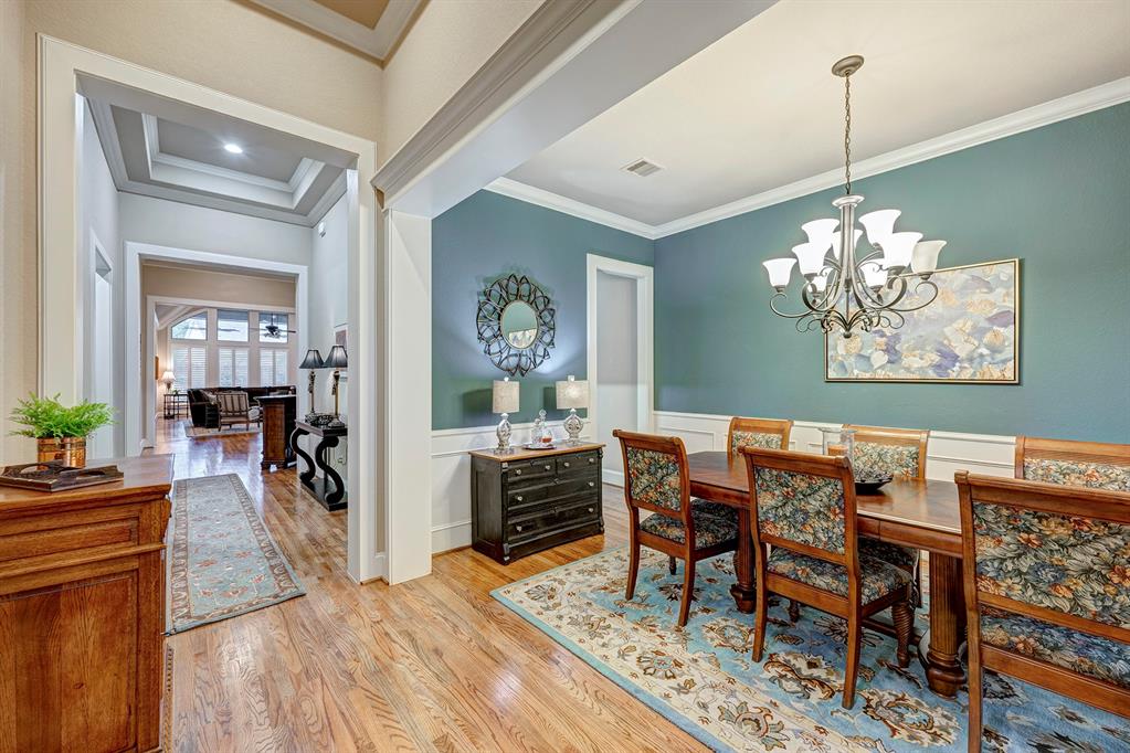 1729 Viking Drive