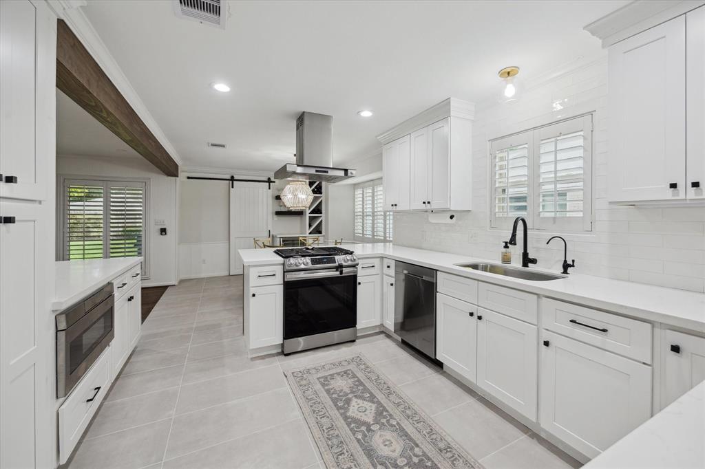 10043 Overbrook Lane