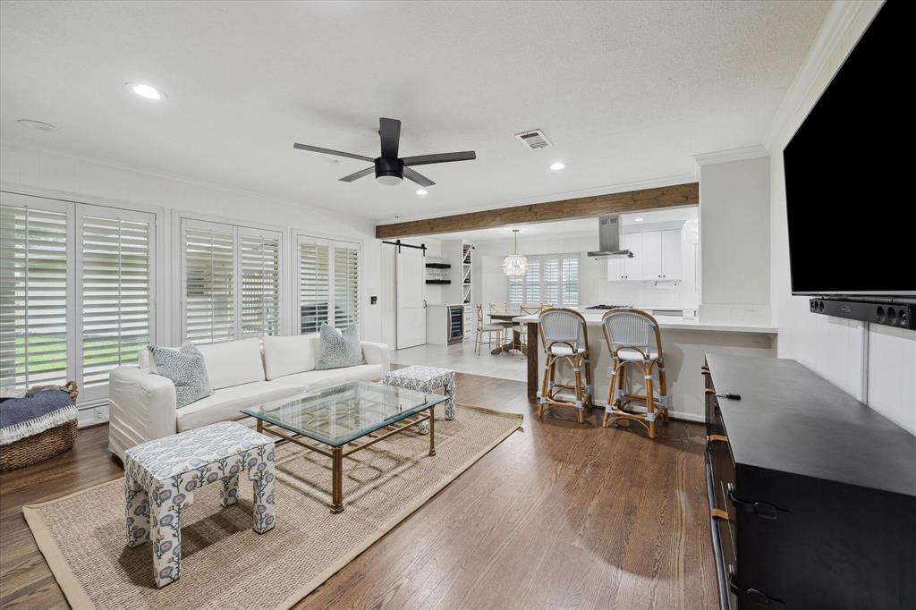 10043 Overbrook Lane