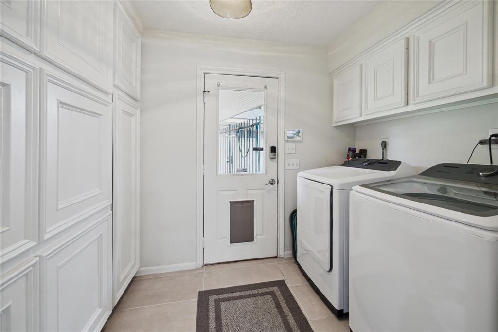 10043 Overbrook Lane