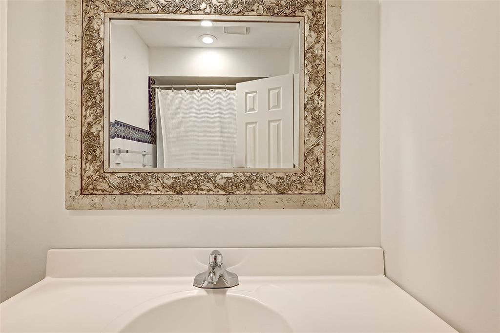 1551 Cortlandt Street