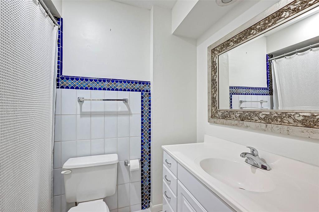 1551 Cortlandt Street