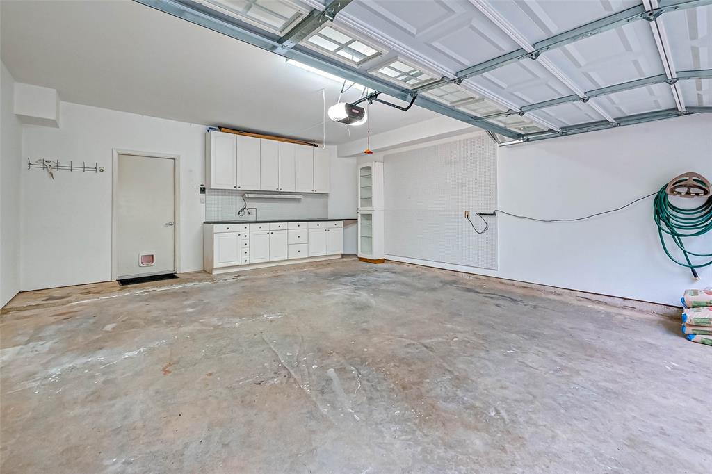 1551 Cortlandt Street