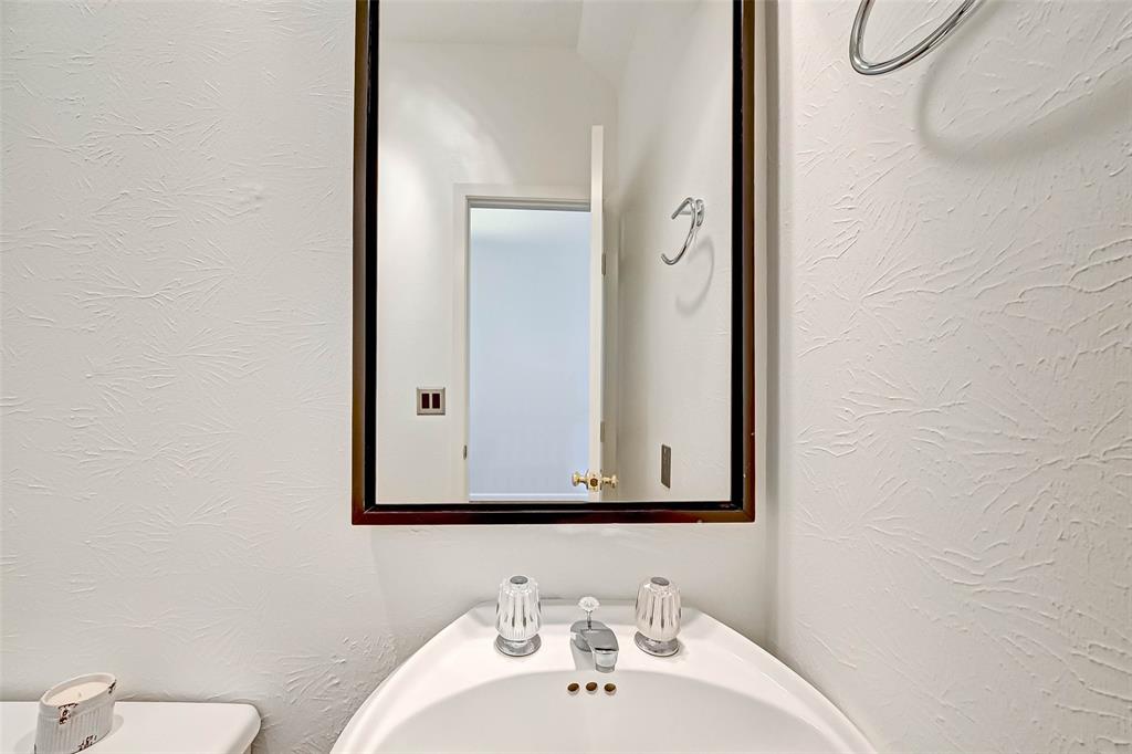 1551 Cortlandt Street